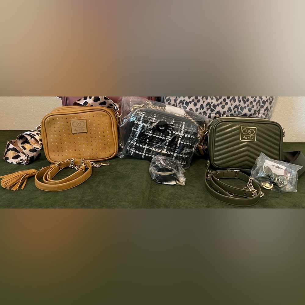 Itzy Ritzy Crossbody Bundle